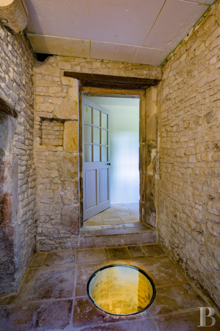 En Normandie, à Falaise, une maison des 17e et 18e siècles au cœur d’un quartier historique - photo  n°32